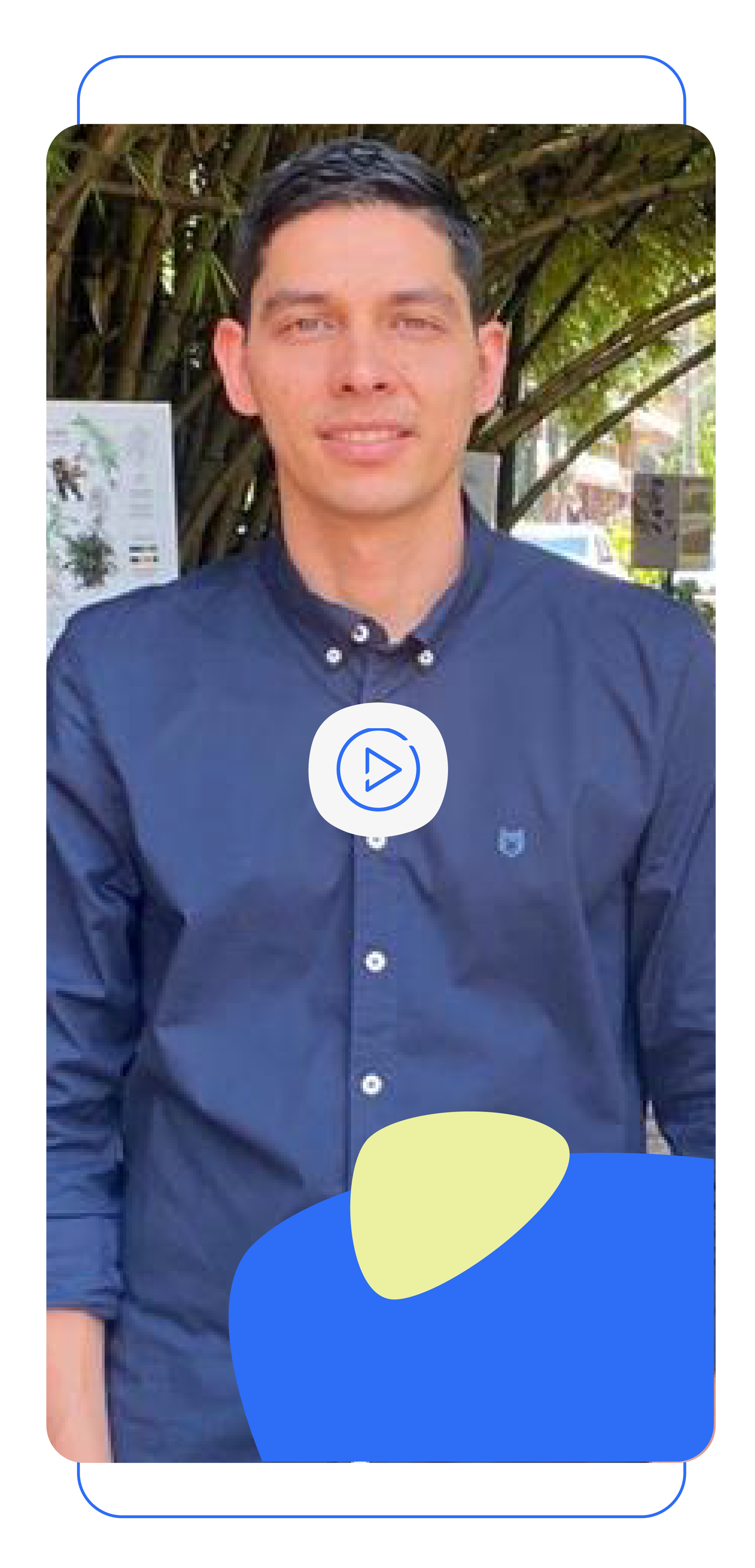Hombre hablando de conocer el flujo de los recursos del sistema
